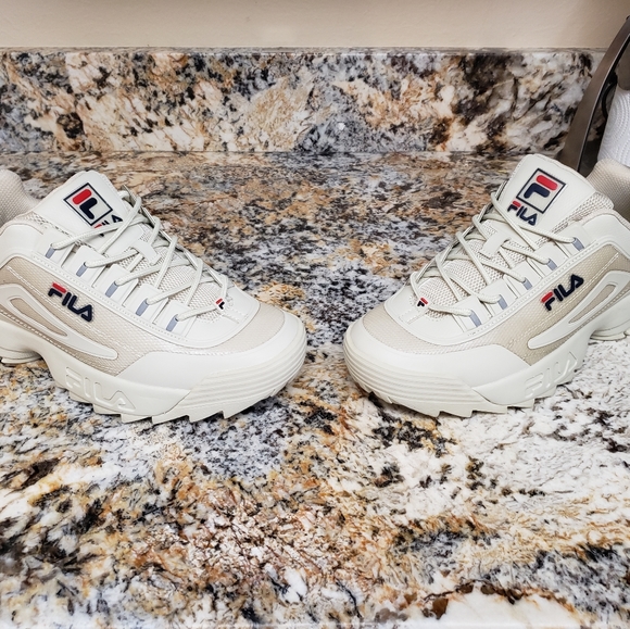 Fila - Picture 2 of 13